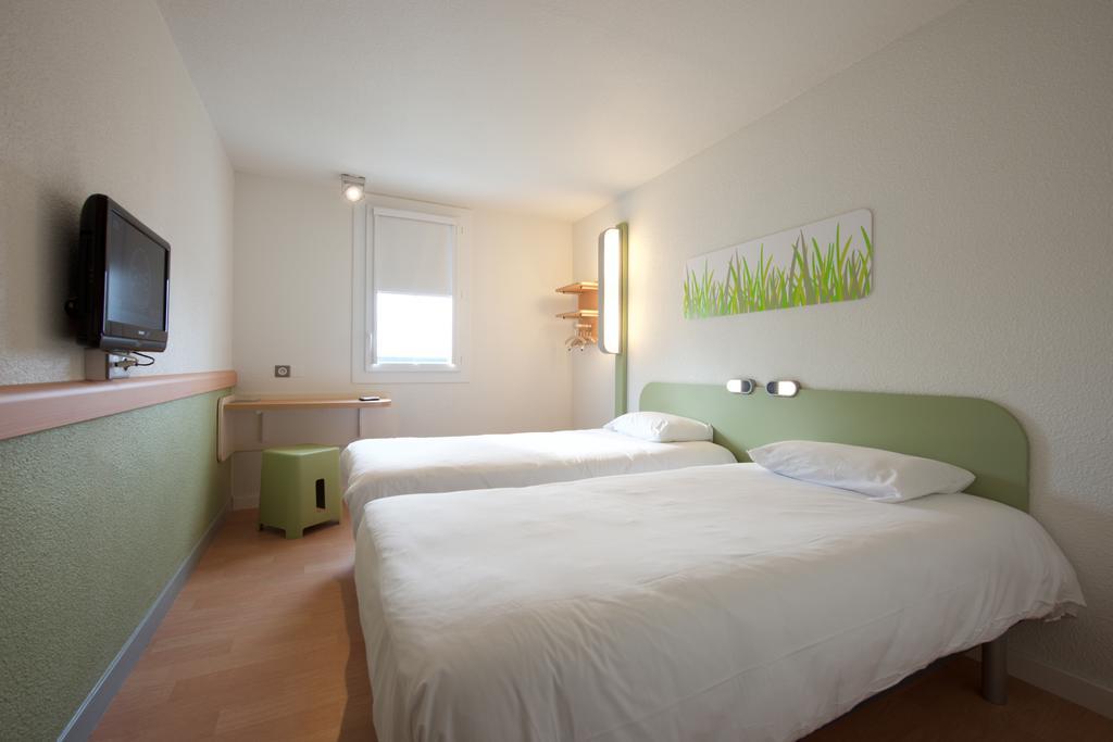 Ibis Budget Pau Lescar Luaran gambar