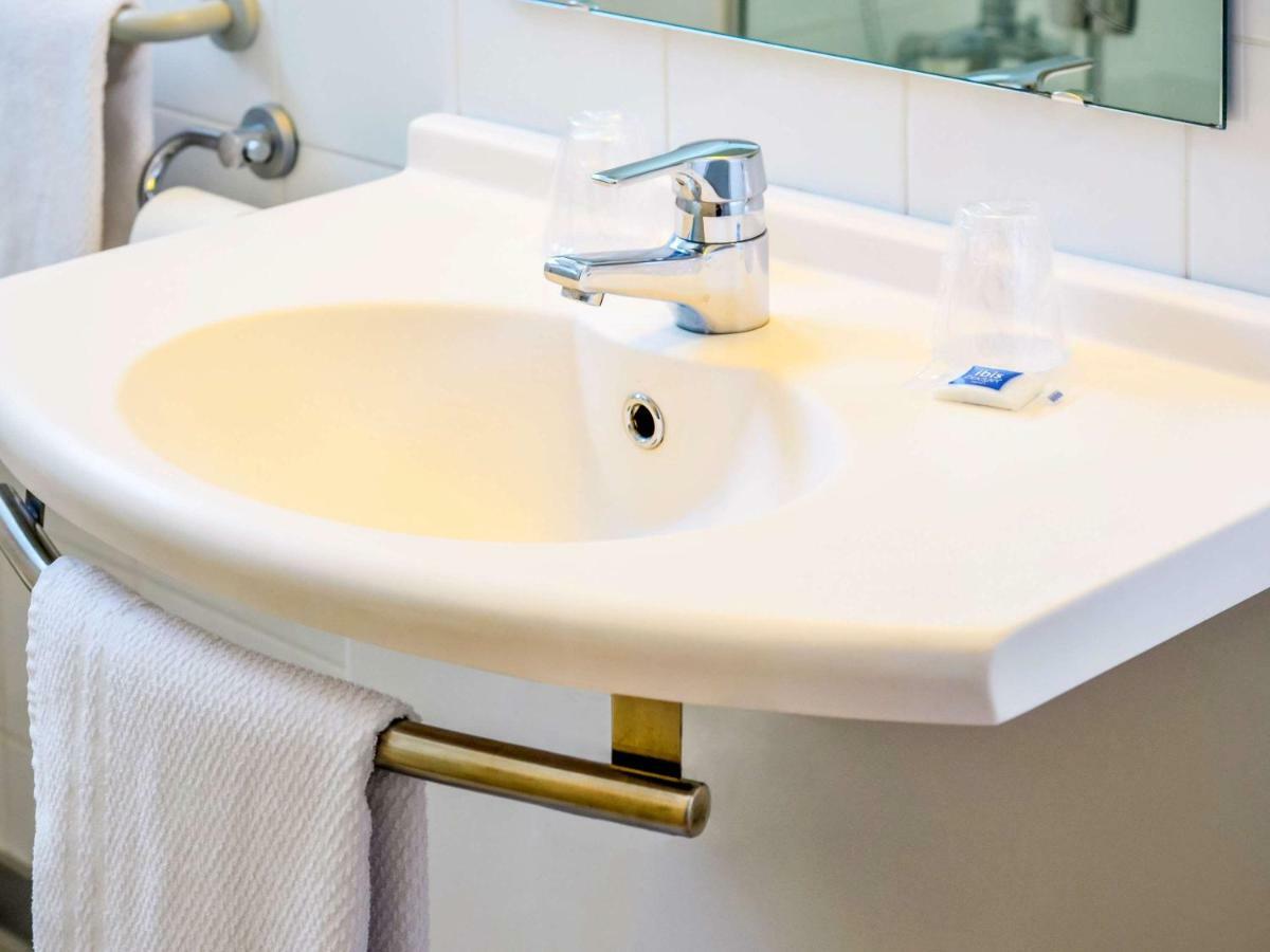 Ibis Budget Pau Lescar Luaran gambar