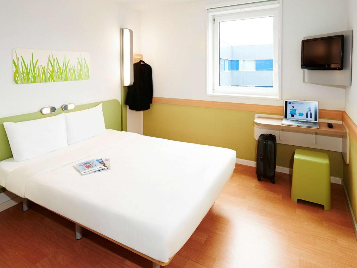 Ibis Budget Pau Lescar Luaran gambar